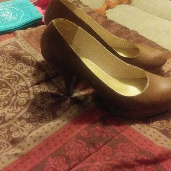 High heels - Picture 2 of 2